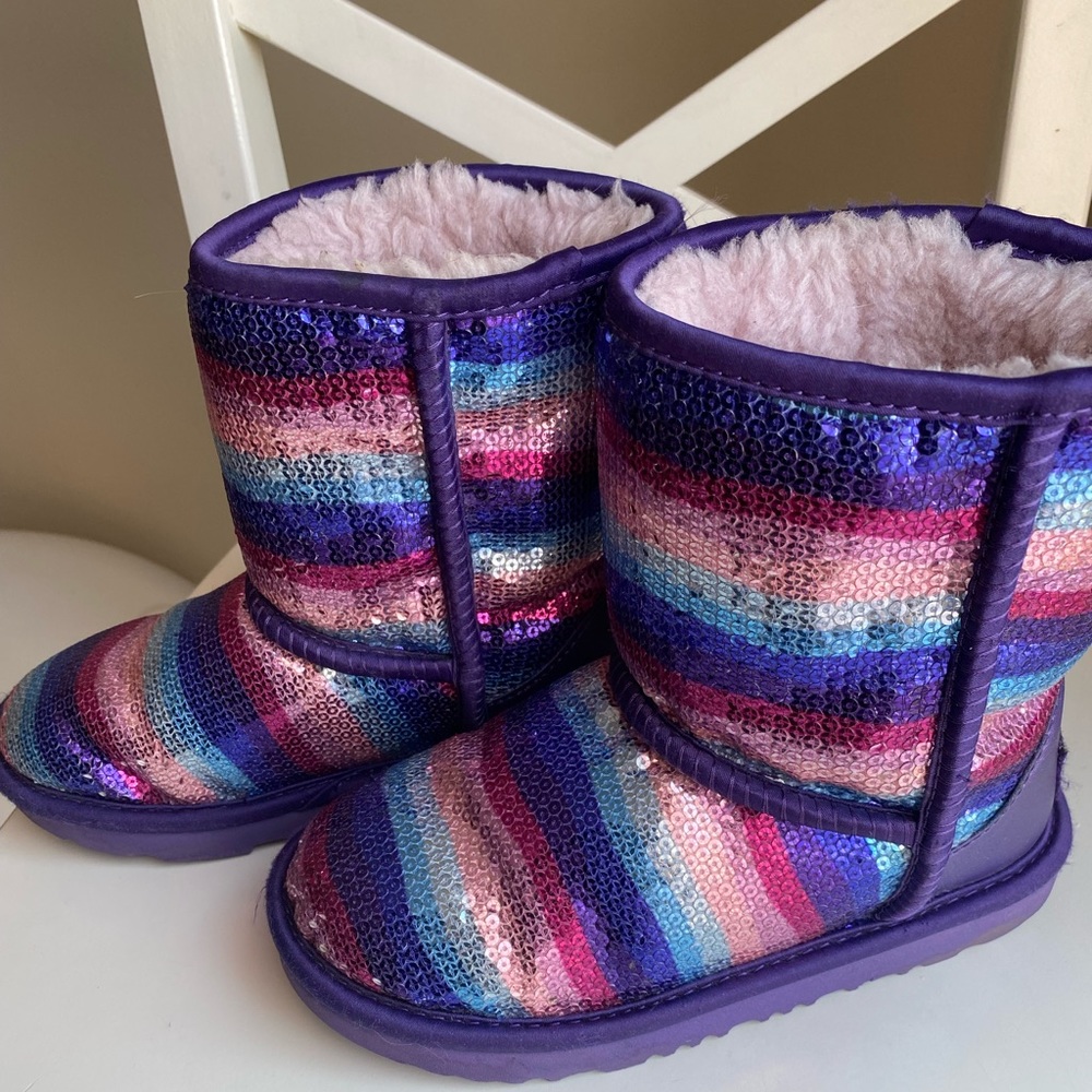 UGG Australia Kids Classic II Sequin Rainbow BOOTS Size 13 kids